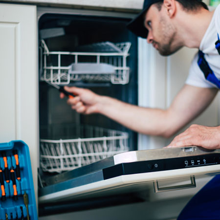 Carlsbad-Appliance-Repair-Men-image_23